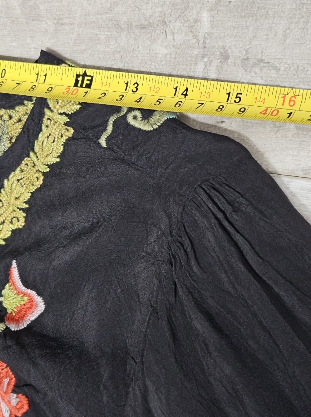 Johnny Was Suko V-Neck Embroidered Tunic Black Blouse Size XL - Picture 3 of 12